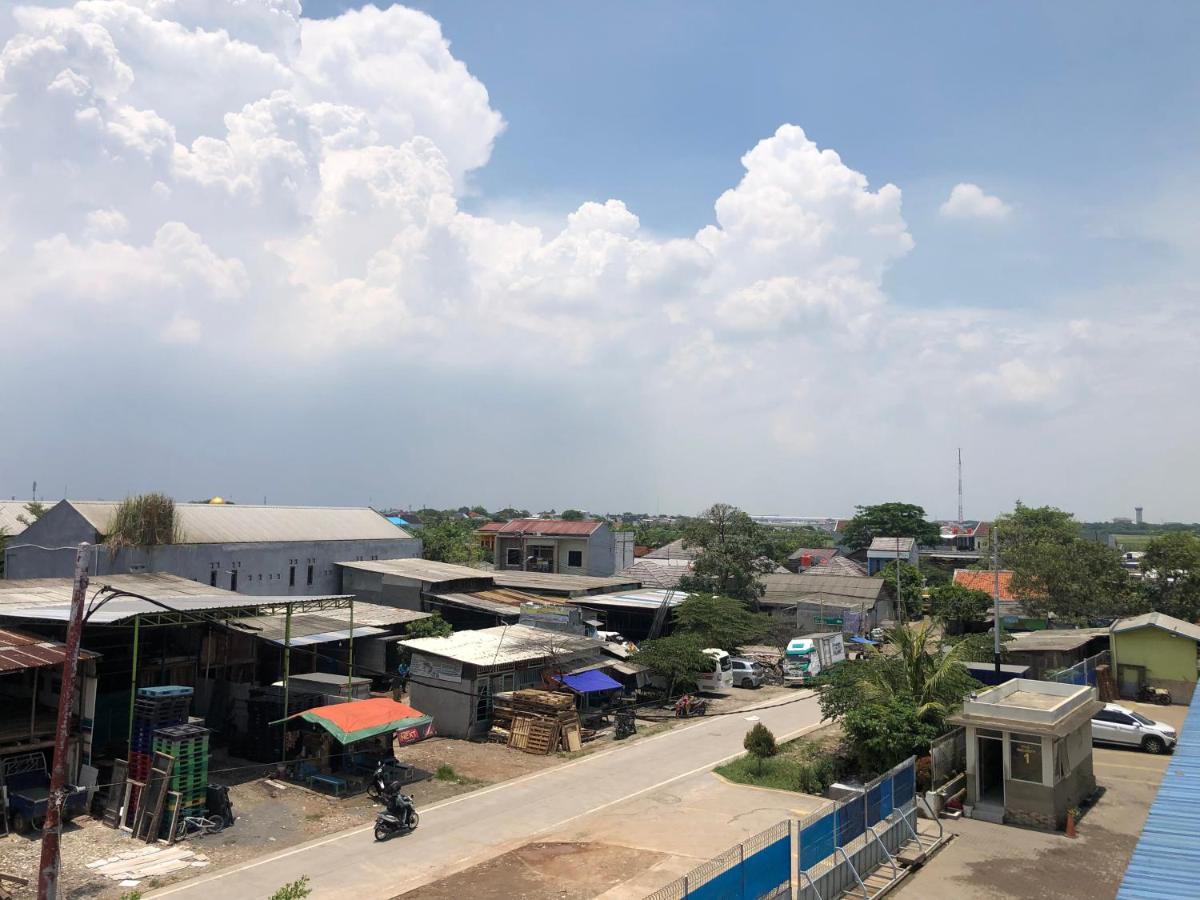 Bening Asri Guesthouse Tangerang Buitenkant foto