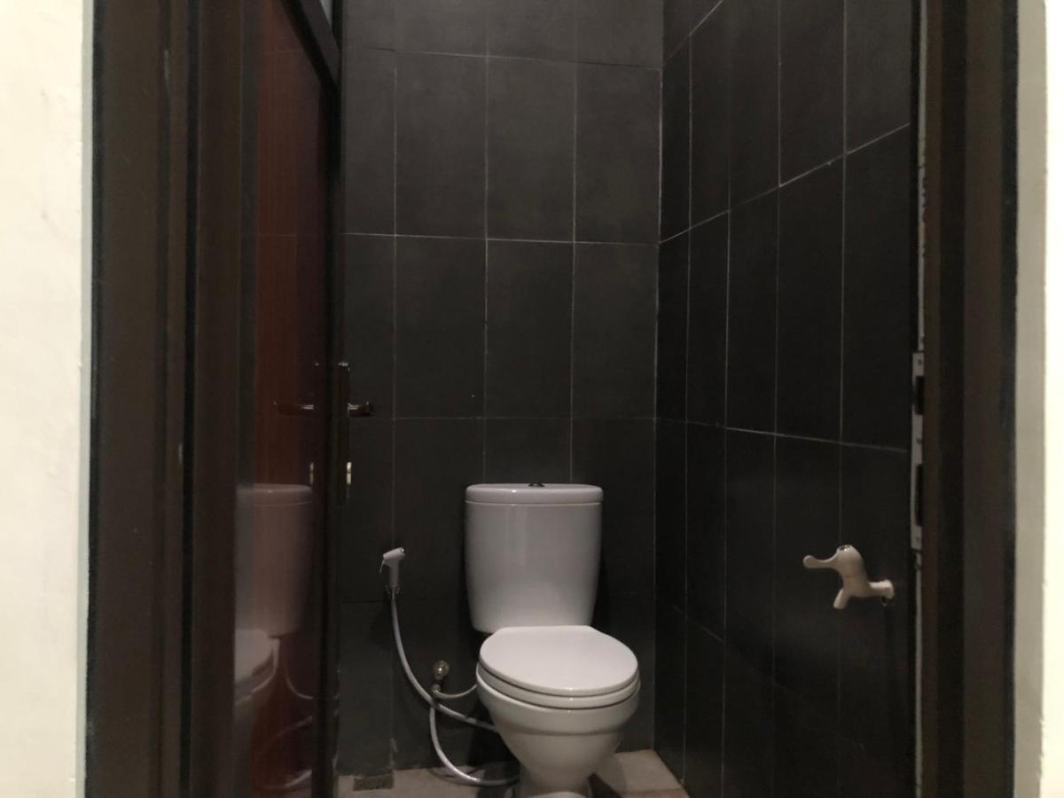 Bening Asri Guesthouse Tangerang Buitenkant foto